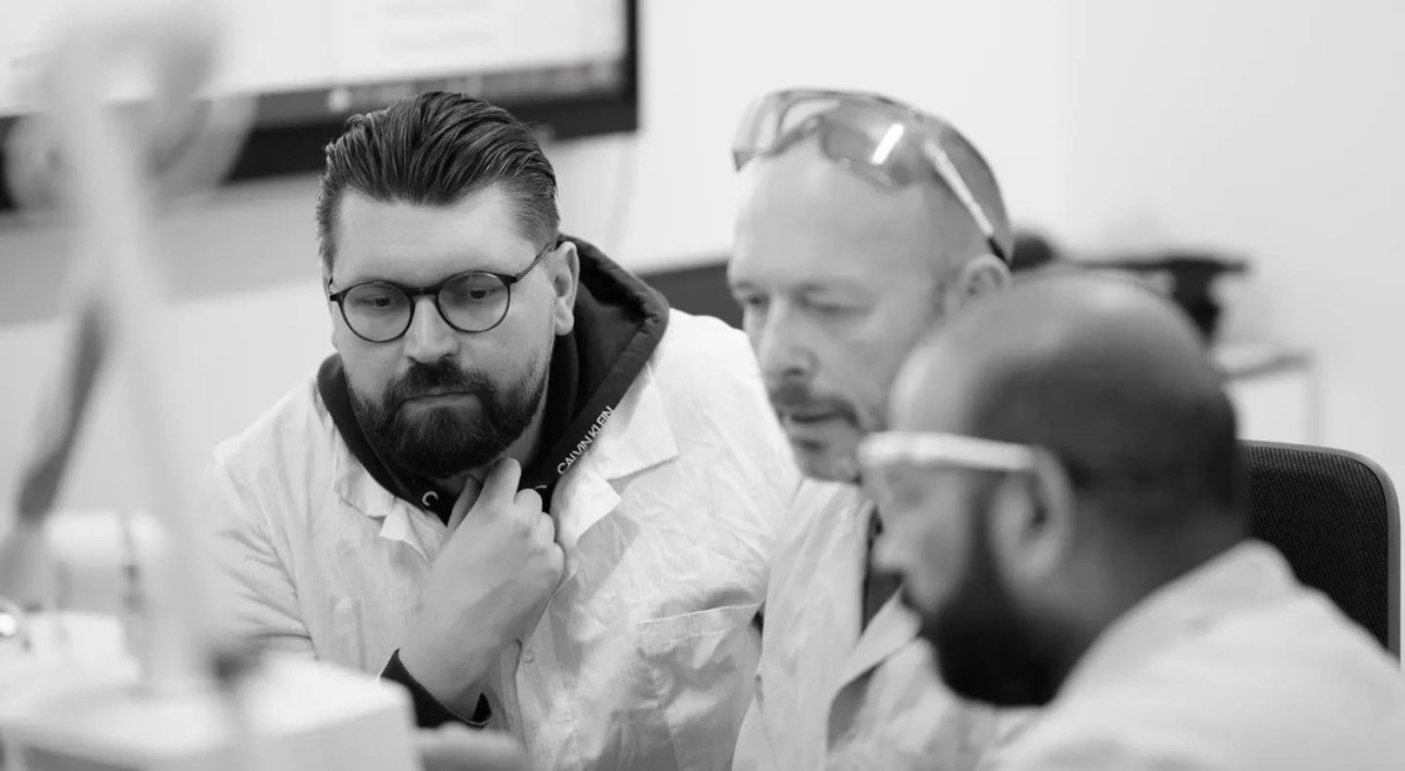 Optilase Team at Work